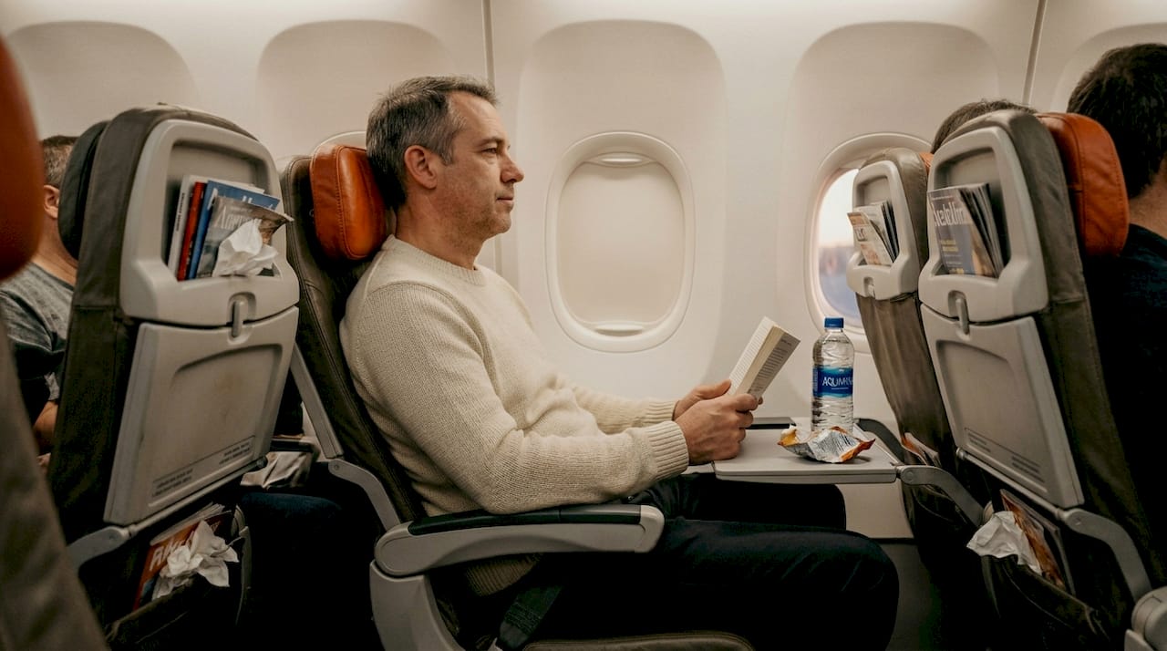 Why travelers experience neck strain and how to prevent it - BOLSTIE TRAVEL PILLOW